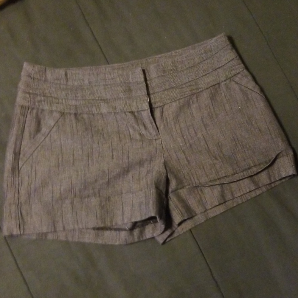 Super cute black /grey shorts